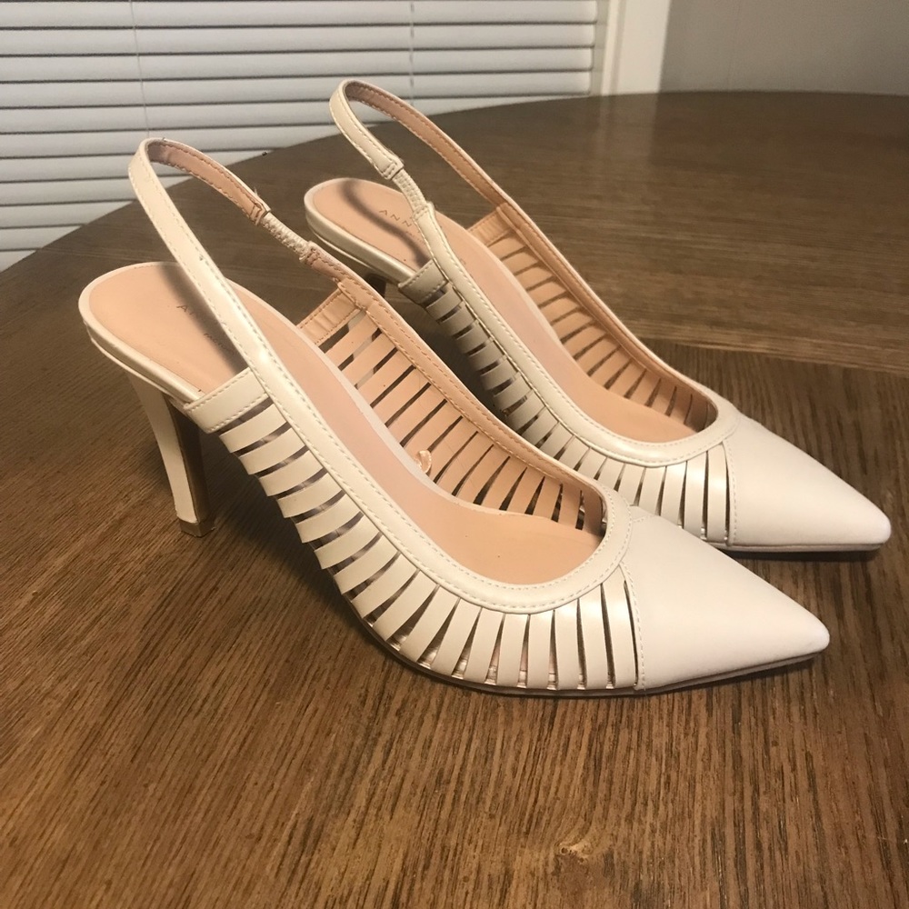 Ann Taylor Cream Pumps